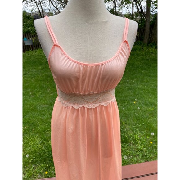 Vintage Peach Nightgown With Delicate Lace Waist Sheer Flowy Skirt Adjustable Sp - Picture 2 of 8